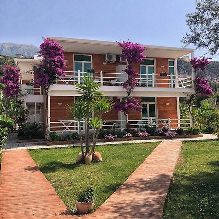 Hotel Jon Dhërmi Zewnętrze zdjęcie