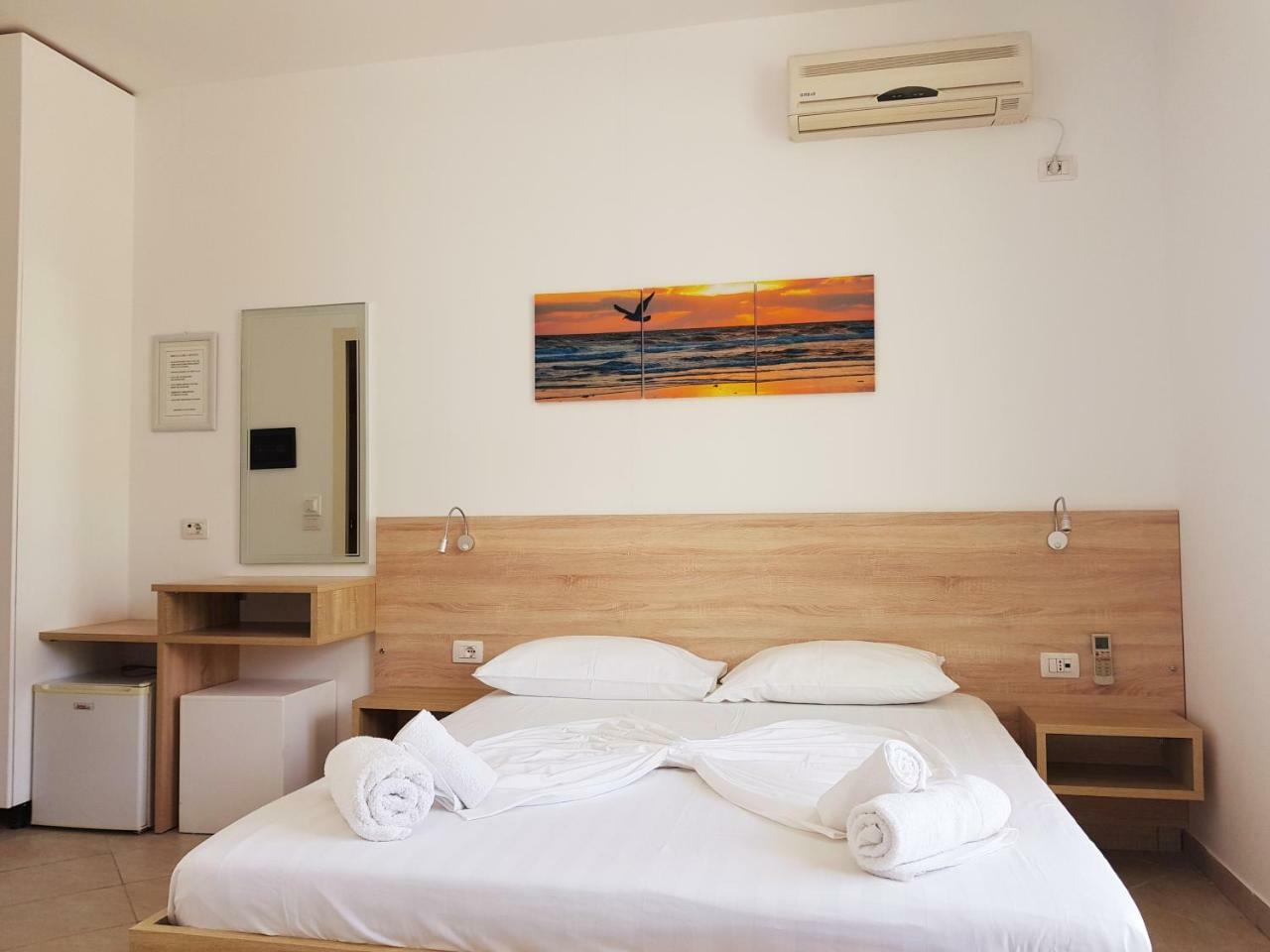 Hotel Jon Dhërmi Zewnętrze zdjęcie