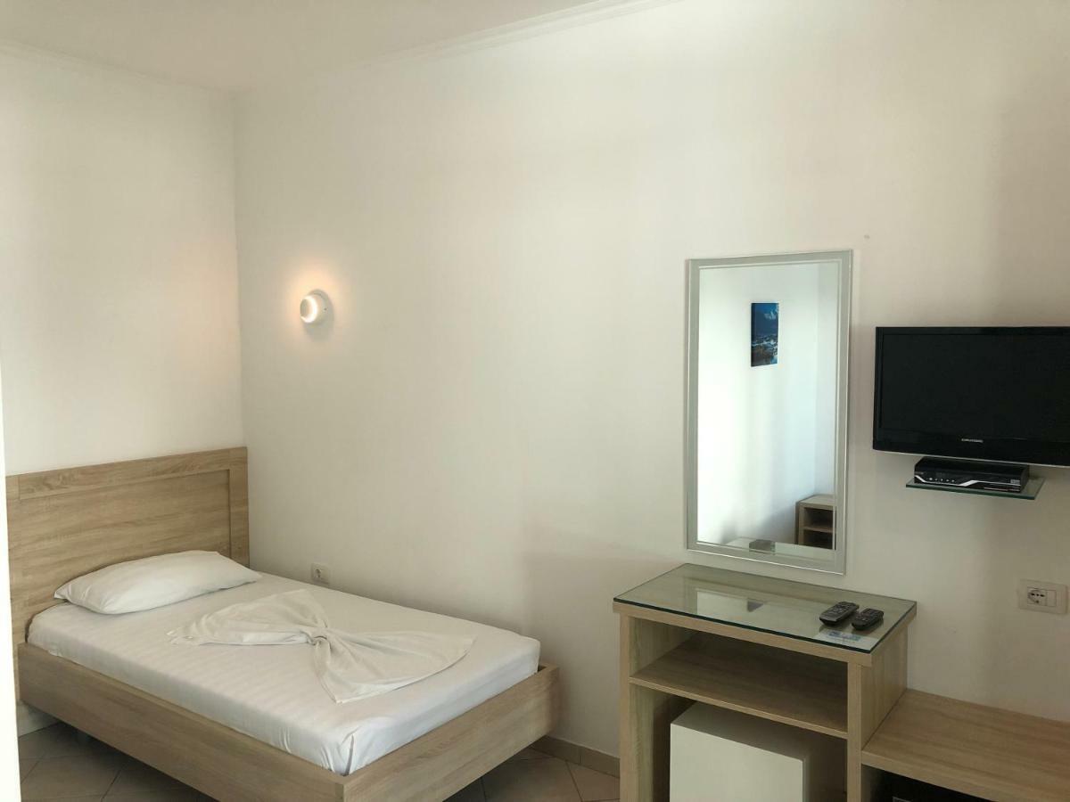 Hotel Jon Dhërmi Zewnętrze zdjęcie