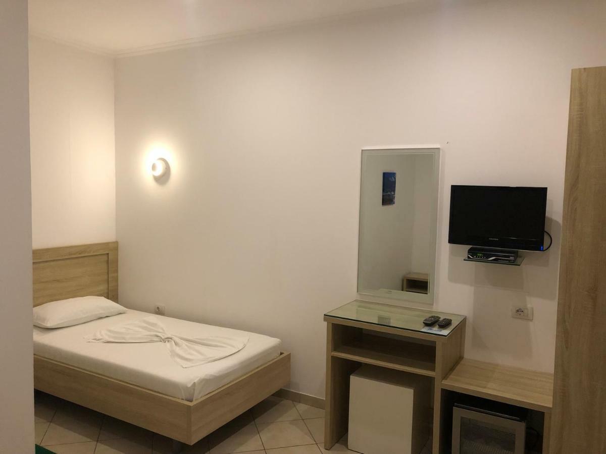 Hotel Jon Dhërmi Zewnętrze zdjęcie
