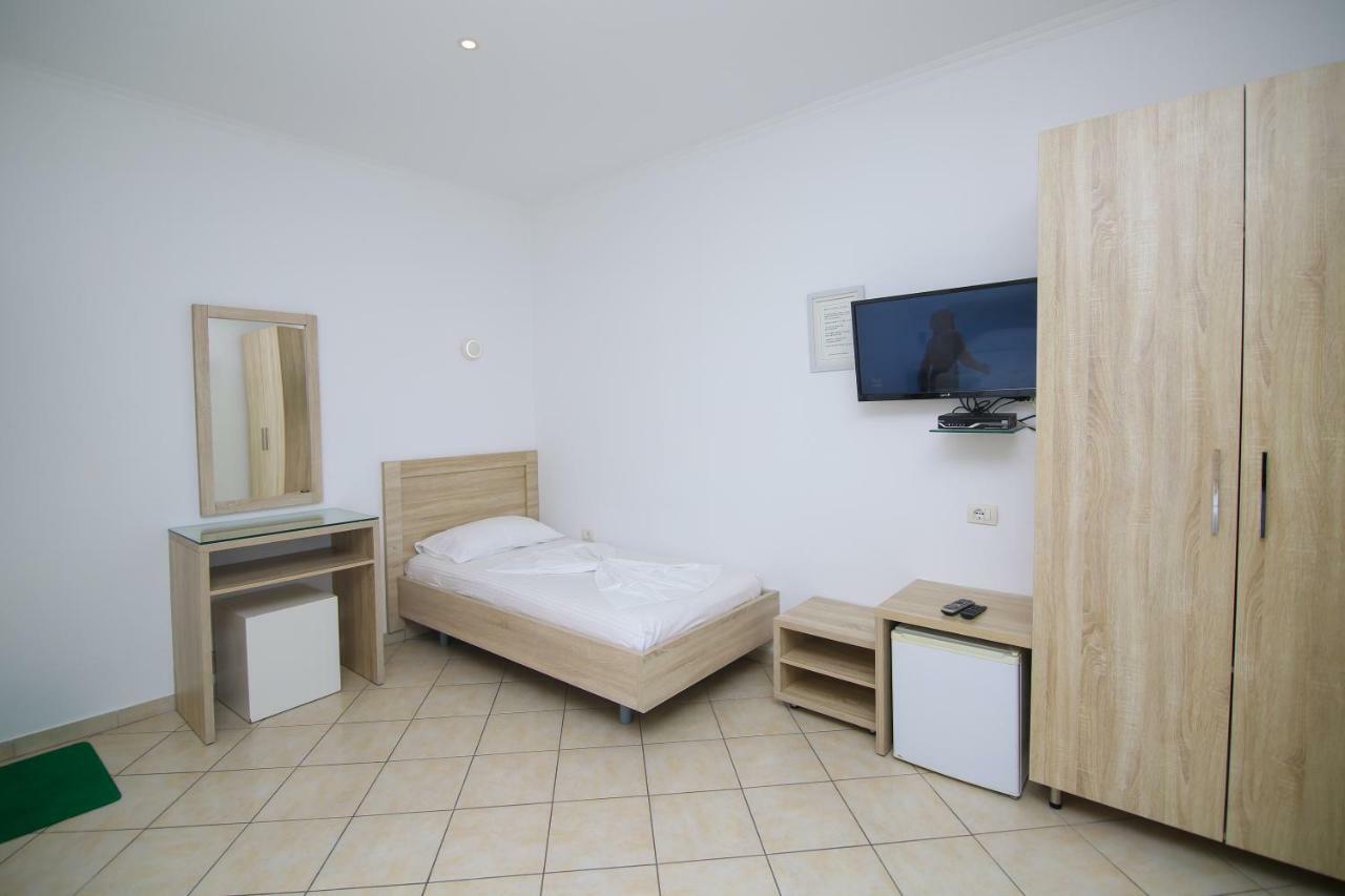 Hotel Jon Dhërmi Zewnętrze zdjęcie