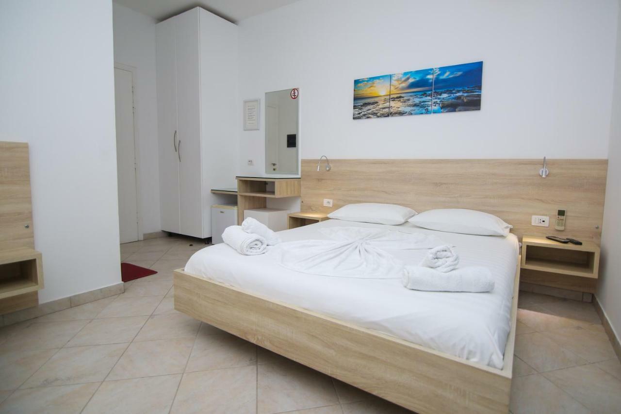 Hotel Jon Dhërmi Zewnętrze zdjęcie